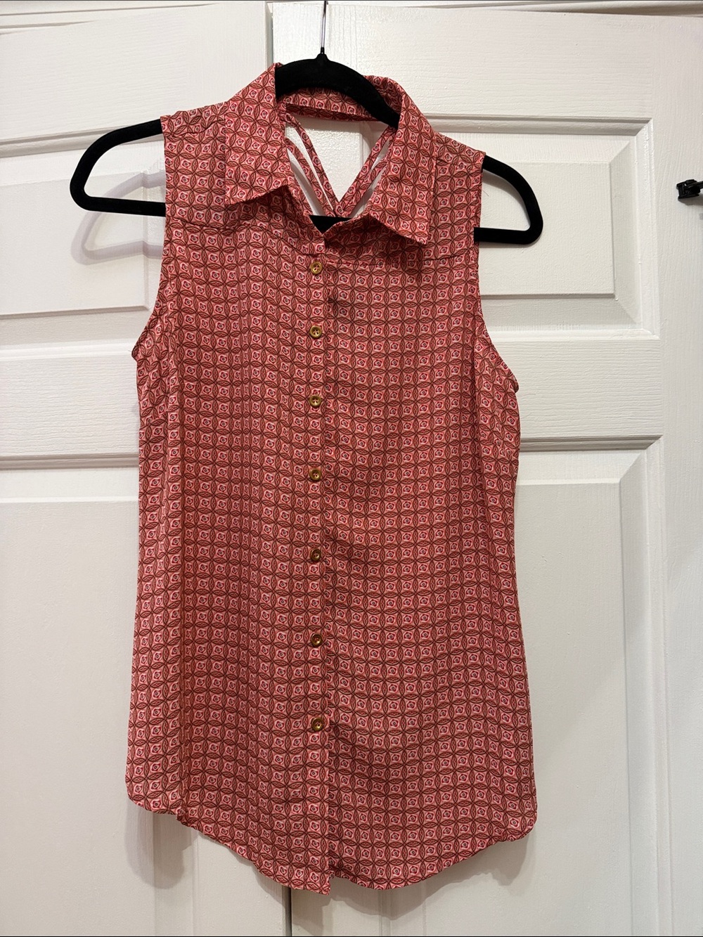 new directions Coral-Patterned Sleeveless Button Blouse